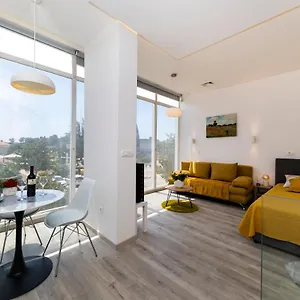 https://studio-apartments-heart-of-zadar.hotelinzadar.com