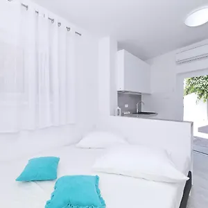 https://silver-stars-1.hotelinzadar.com