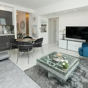 https://katja-malo-misto.hotelinzadar.com